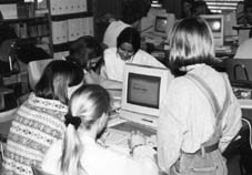 kinder am computer